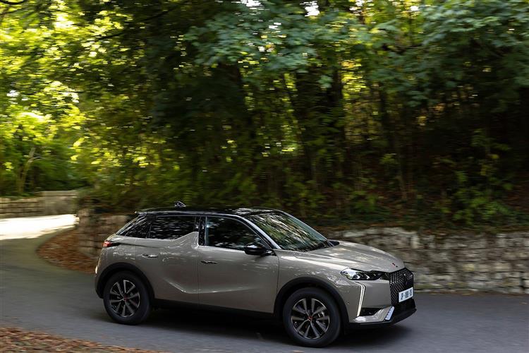 DS DS 3 CROSSBACK HATCHBACK 1.2 PureTech 130 Performance Line + 5dr EAT8