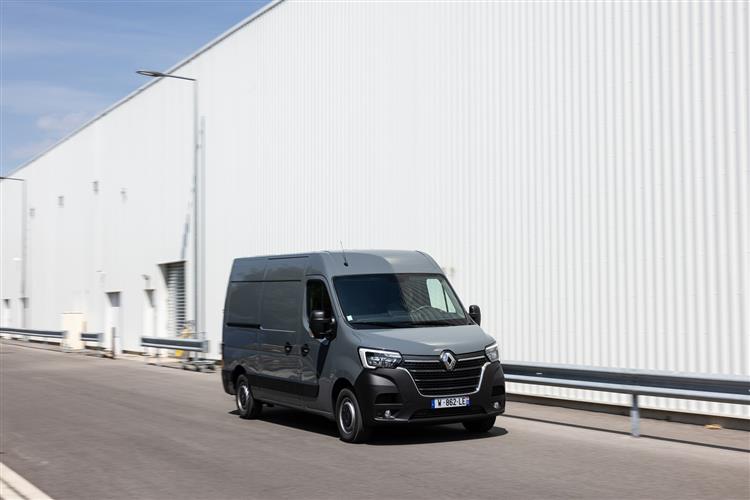 RENAULT MASTER LWB DIESEL FWD LM35 Blue dCi 135 Advance Medium Roof Van ...