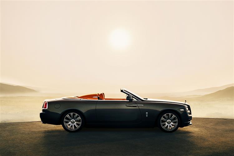 Rolls-Royce Phantom Extended Wheelbase - A new benchmark in space and luxury image 1 thumbnail