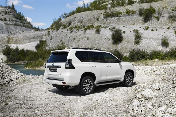 TOYOTA LAND CRUISER DIESEL SW 2.8 D-4D 204 Invincible 5dr Auto 7 Seats [Sunroof]