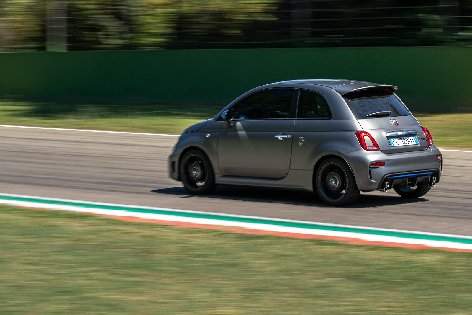 Fiat 500 Abarth 2021 обои на рабочий