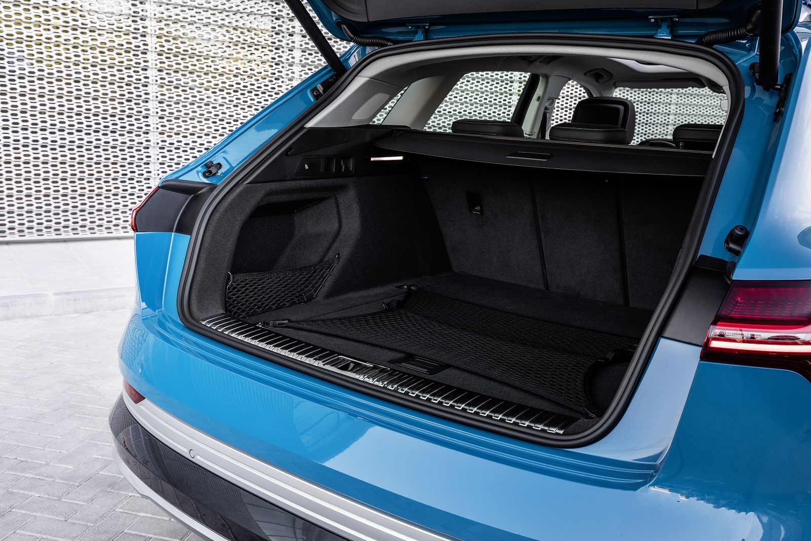 AUDI E-TRON ESTATE SPECIAL EDITIONS Black Edition 55 | 95 kWh [Comfort & Sound Pack]