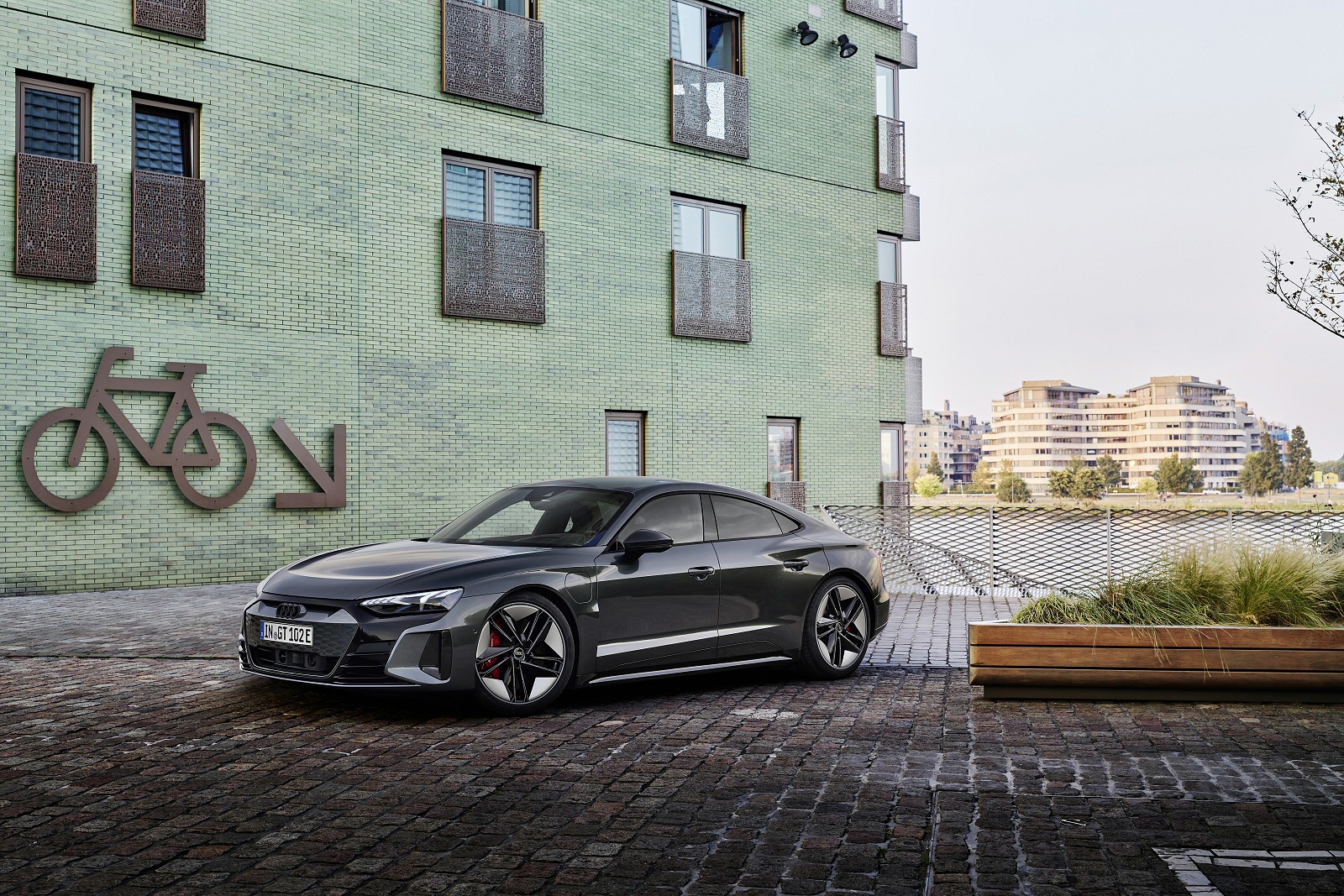 AUDI RS E-TRON GT SALOON Carbon Black  | 93 kWh