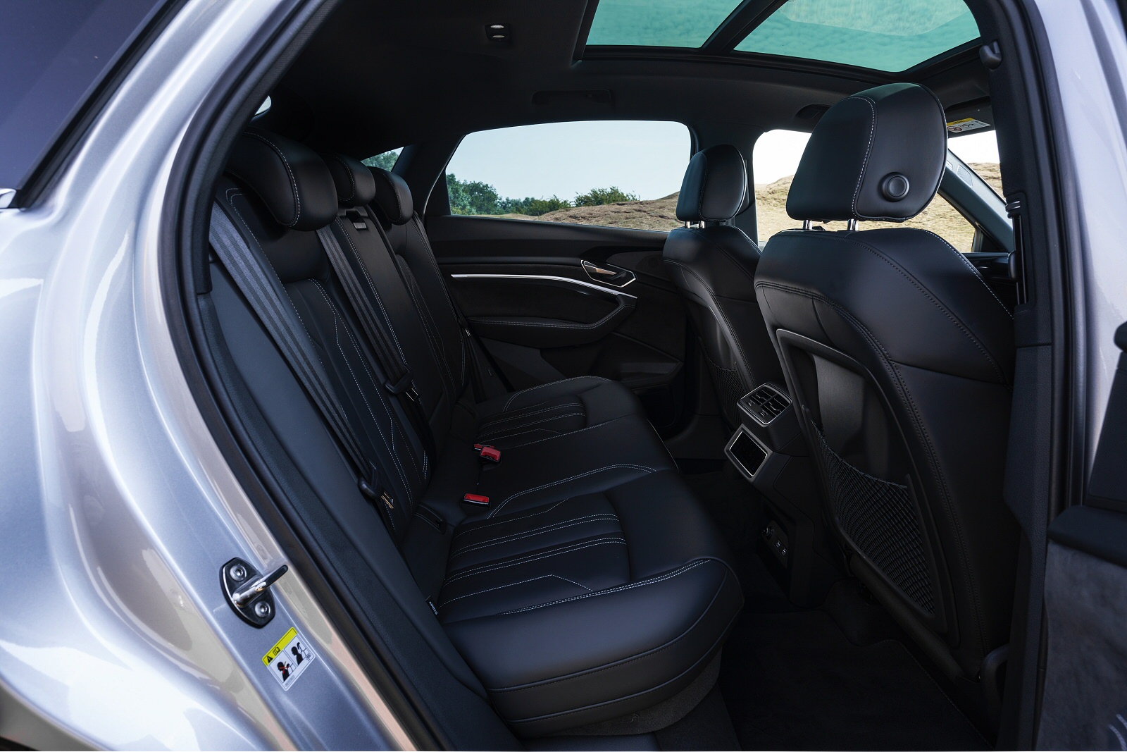 AUDI E-TRON SPORTBACK S Line 55 | 95 kWh [22kW Charger]
