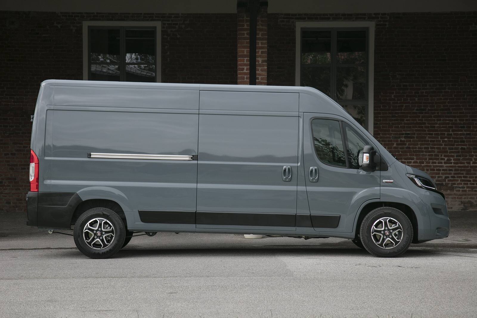 FIAT E-DUCATO 42 LWB 90kW 47kWh H1 Chassis Cab Auto [50kW Ch]