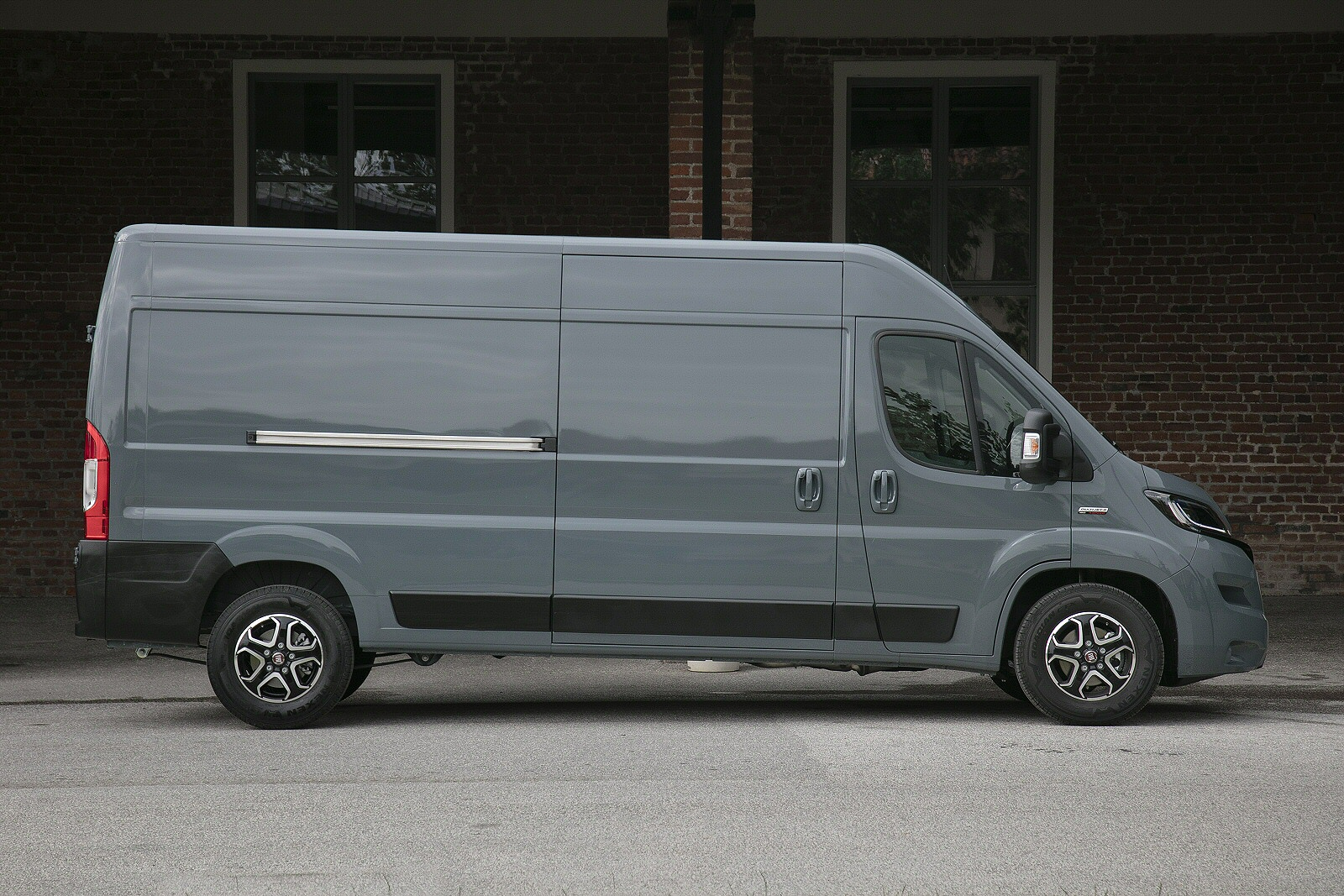 FIAT DUCATO 35 LWB DIESEL 2.2 Multijet High Roof Van 140