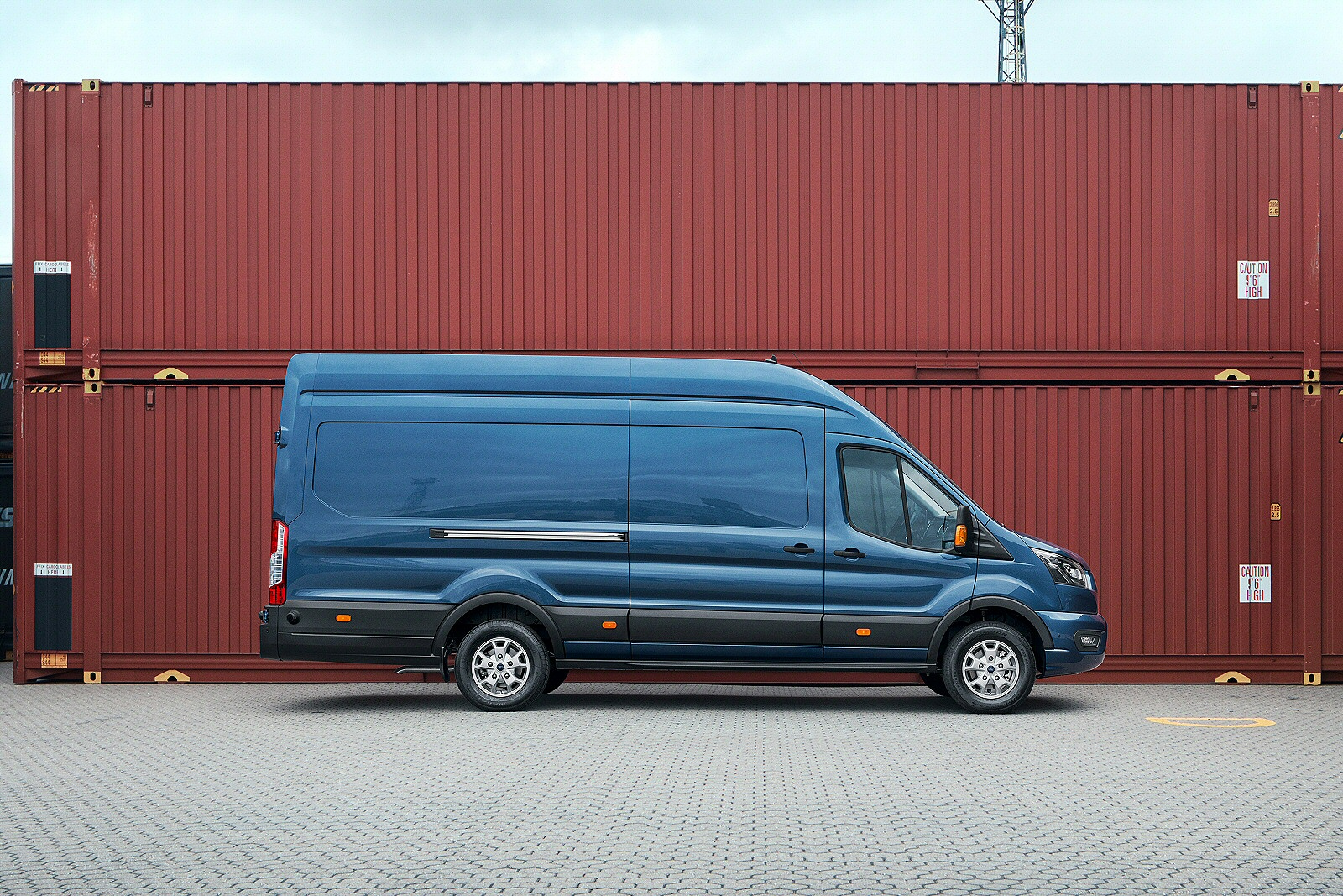 FORD E-TRANSIT 350 L4 RWD 135kW 68kWh Trend Chassis Cab Auto