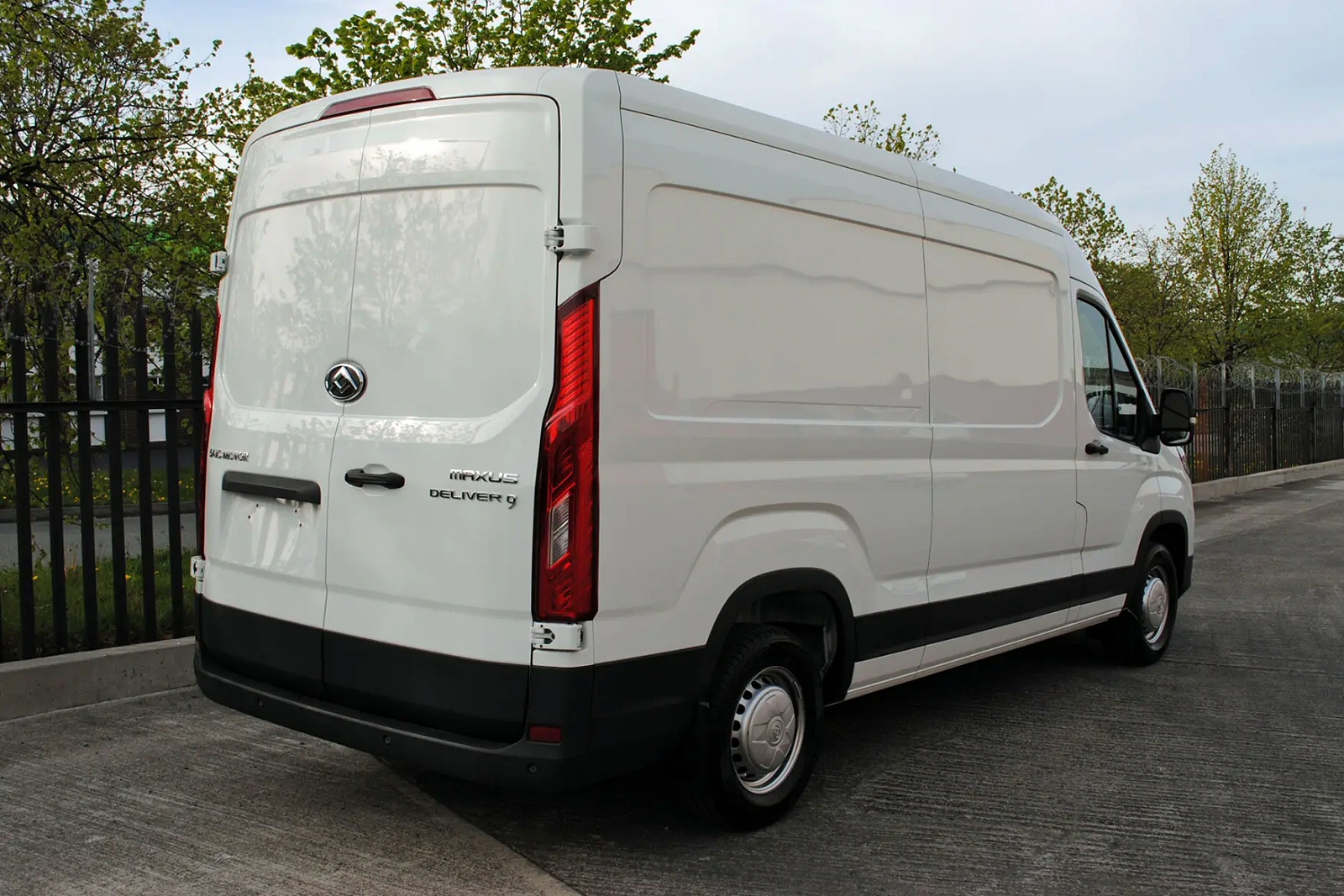 MAXUS E DELIVER 9 LWB ELECTRIC FWD 150kW High Roof Crew Van 72kWh Auto