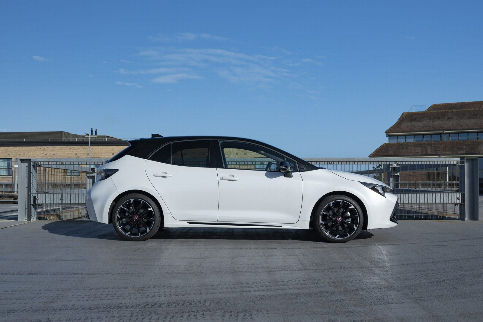 TOYOTA COROLLA HATCHBACK 2.0 Hybrid GR Sport 5dr CVT [Bi-tone]