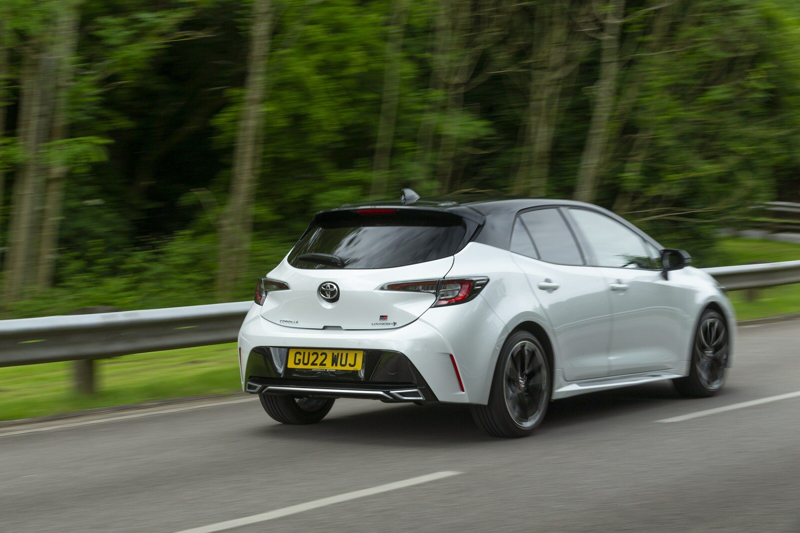 TOYOTA COROLLA HATCHBACK 2.0 Hybrid GR Sport 5dr CVT [Bi-tone]