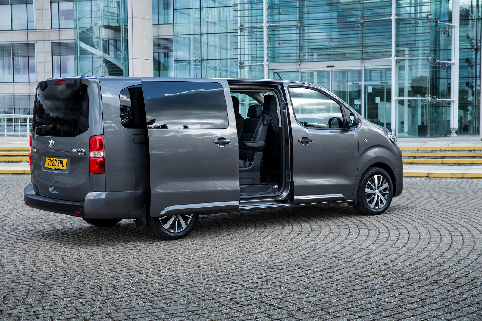 Toyota proace фото