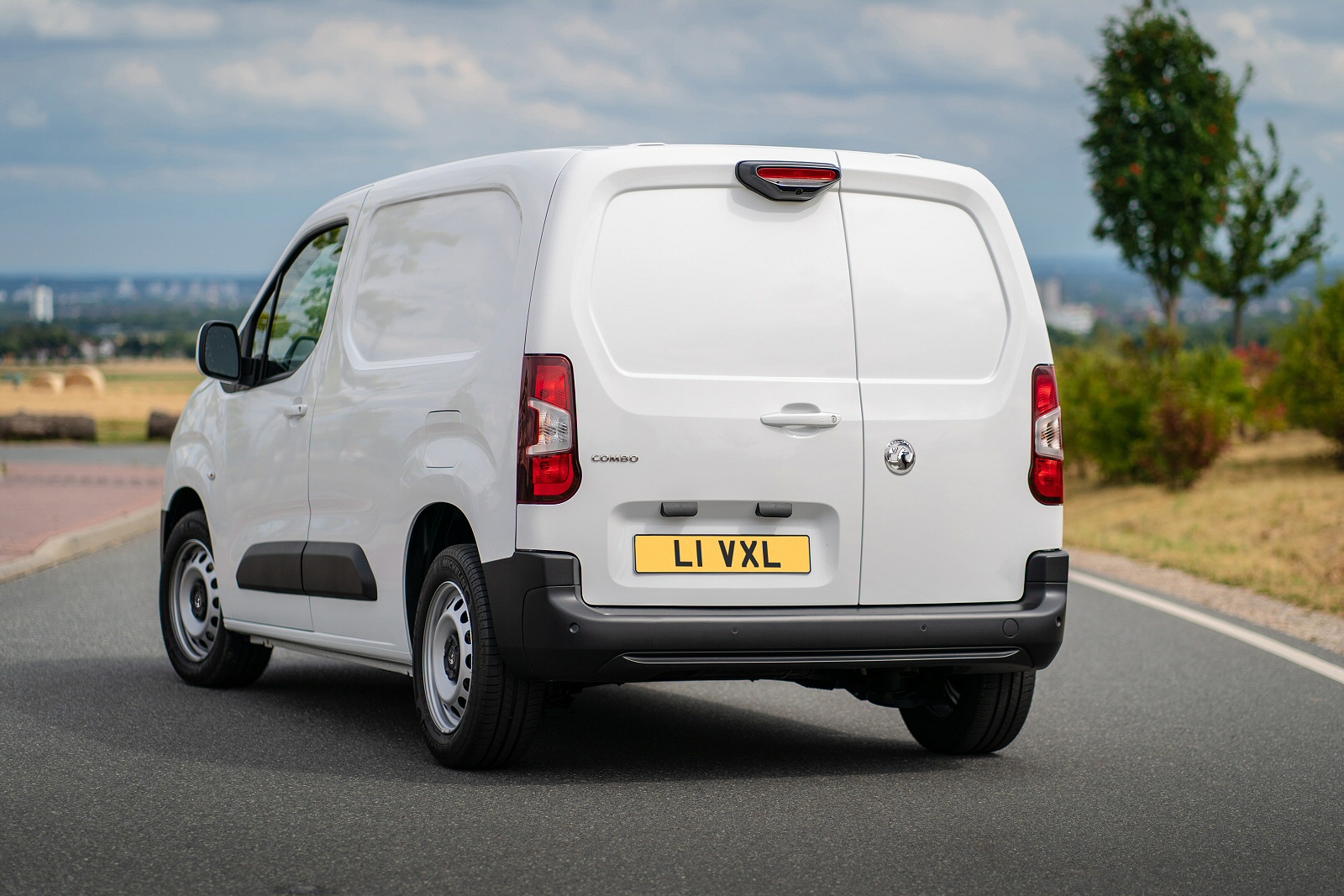 VAUXHALL COMBO CARGO L2 ELECTRIC 2300 100kW Sportive 50kWh H1 Van Auto [11kWCh]