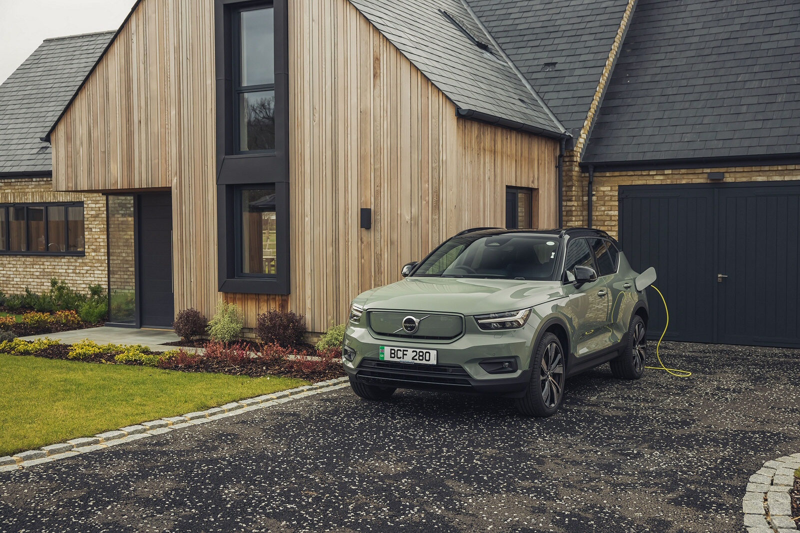 VOLVO XC40 ELECTRIC ESTATE 170kW Recharge Plus 69kWh 5dr Auto