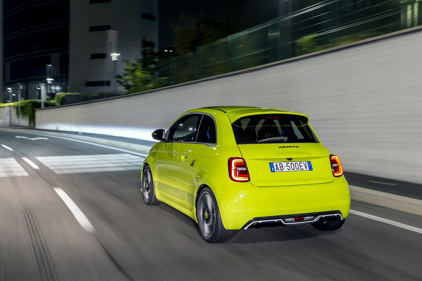 ABARTH 500 ELECTRIC HATCHBACK SPECIAL EDITION 114kW Scorpionissima 42 ...