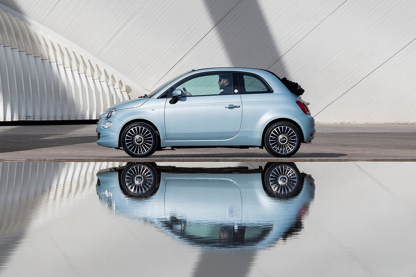 FIAT 500 ELECTRIC HATCHBACK 70kW Icon 24kWh 3dr Auto