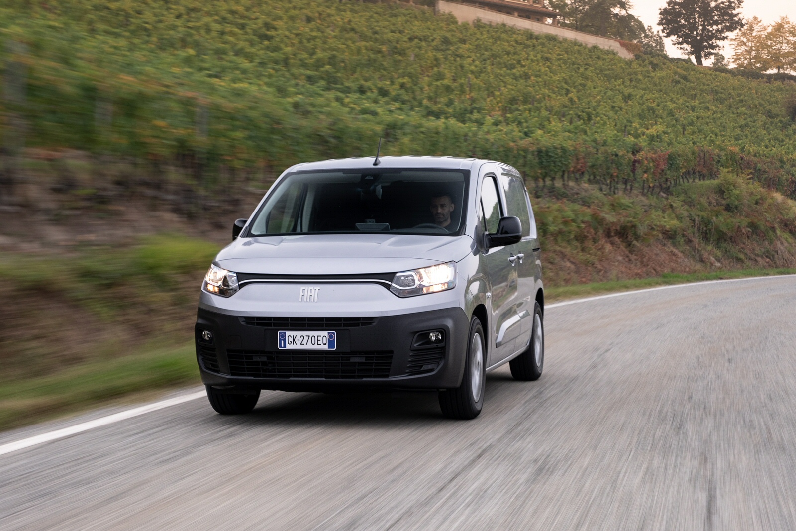 FIAT E-DOBLO MAXI L2 100kW 50kWh 750kg Van Auto