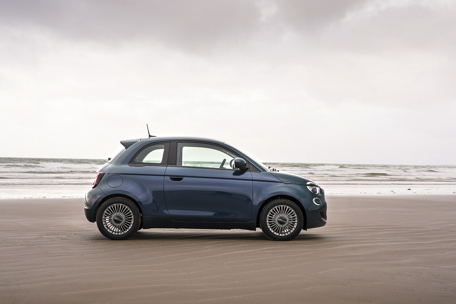 FIAT 500 ELECTRIC HATCHBACK 70kW 24kWh 3dr Auto
