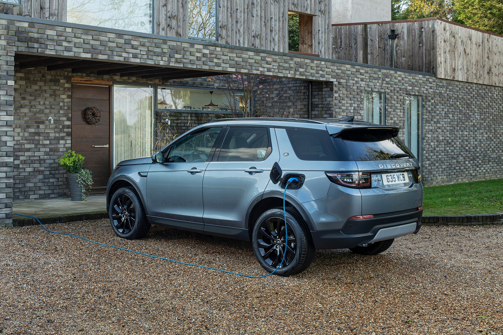 LAND ROVER DISCOVERY SPORT SW 1.5 P300e R-Dynamic SE 5dr Auto [5 Seat]