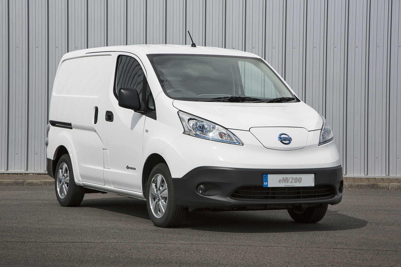 NISSAN Electric Lease
