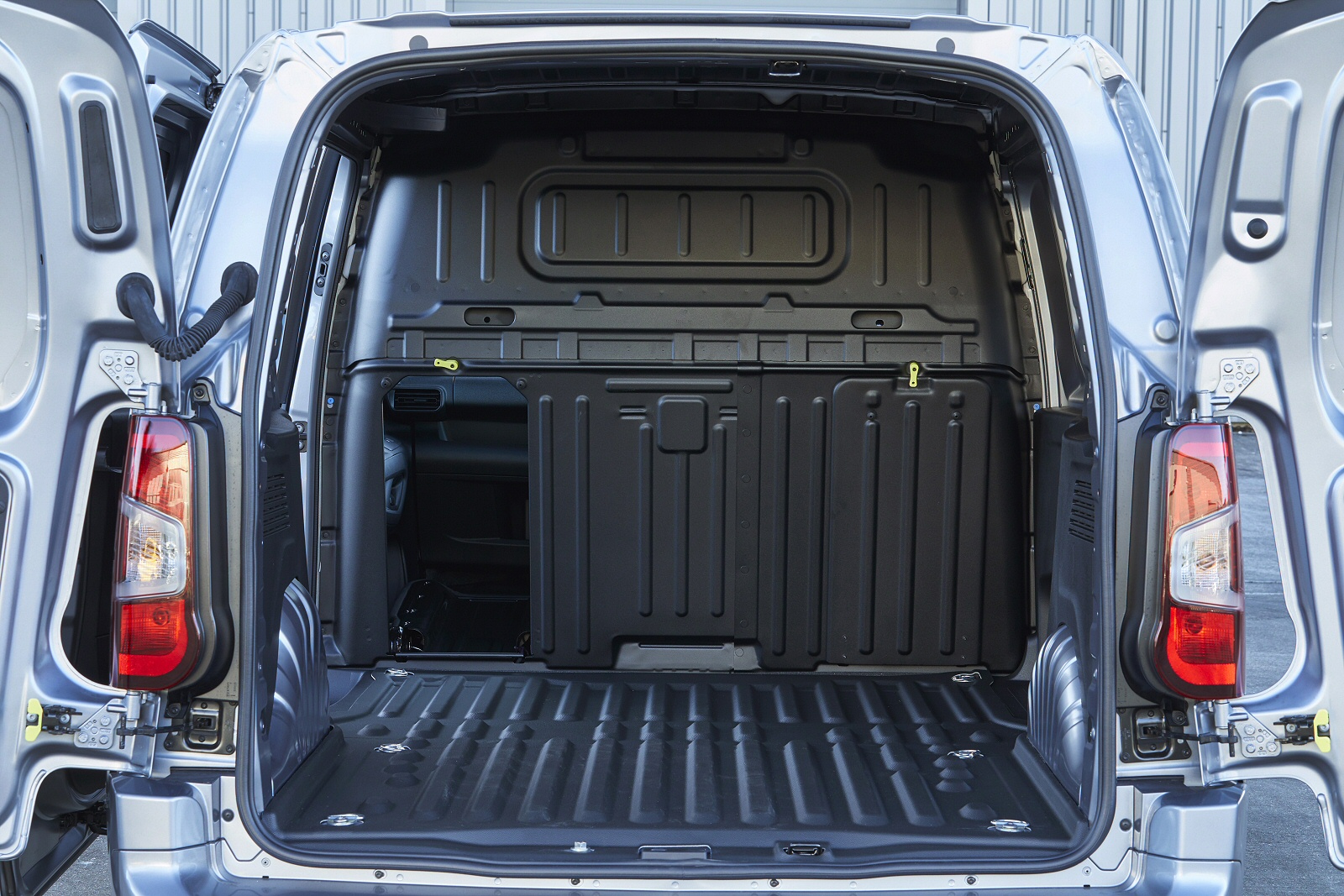 PEUGEOT e-PARTNER STANDARD 800 100kW 50kWh Asphalt Premium + Van Auto