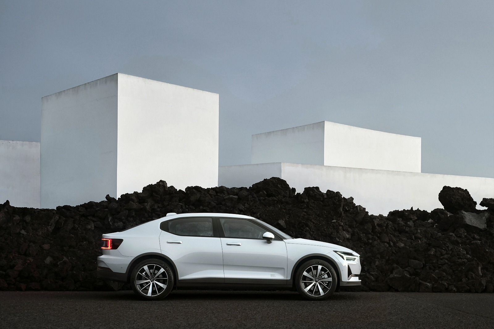 POLESTAR 2 FASTBACK 170kW 69kWh Standard Range SM Pilot/Plus 5dr Auto