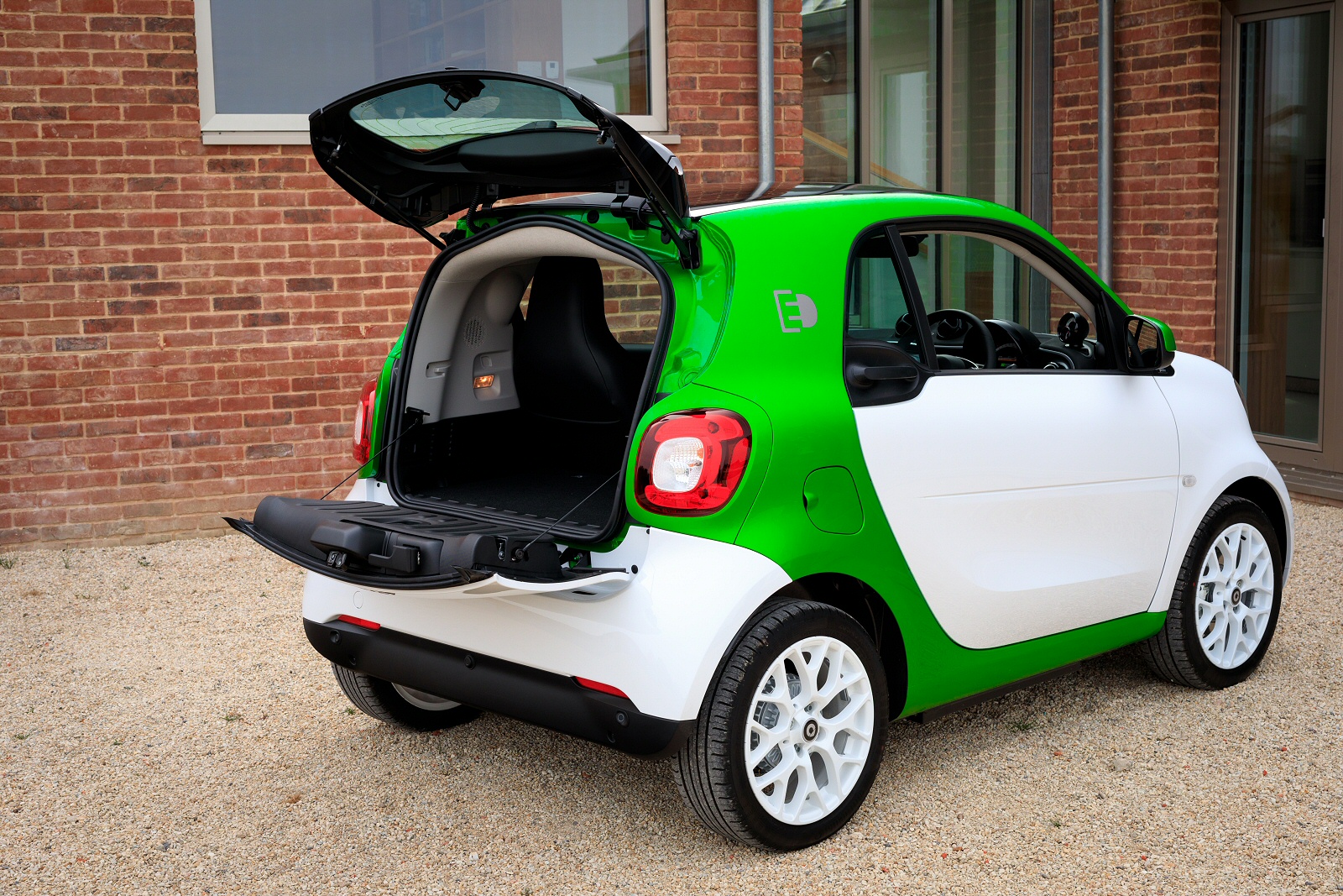 SMART FORTWO ELECTRIC COUPE SPECIAL EDITIONS 60kW EQ Racing Green Edn 17kWh 2dr Auto [22kWCh]
