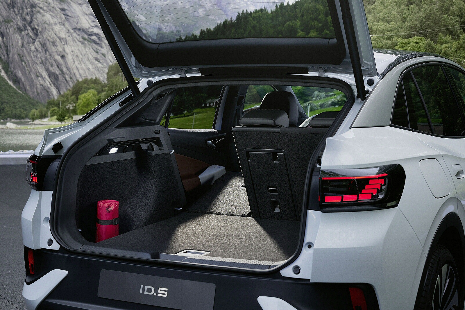 VOLKSWAGEN ID.5 COUPE 128kW Tech Pro 77kWh 5dr Auto