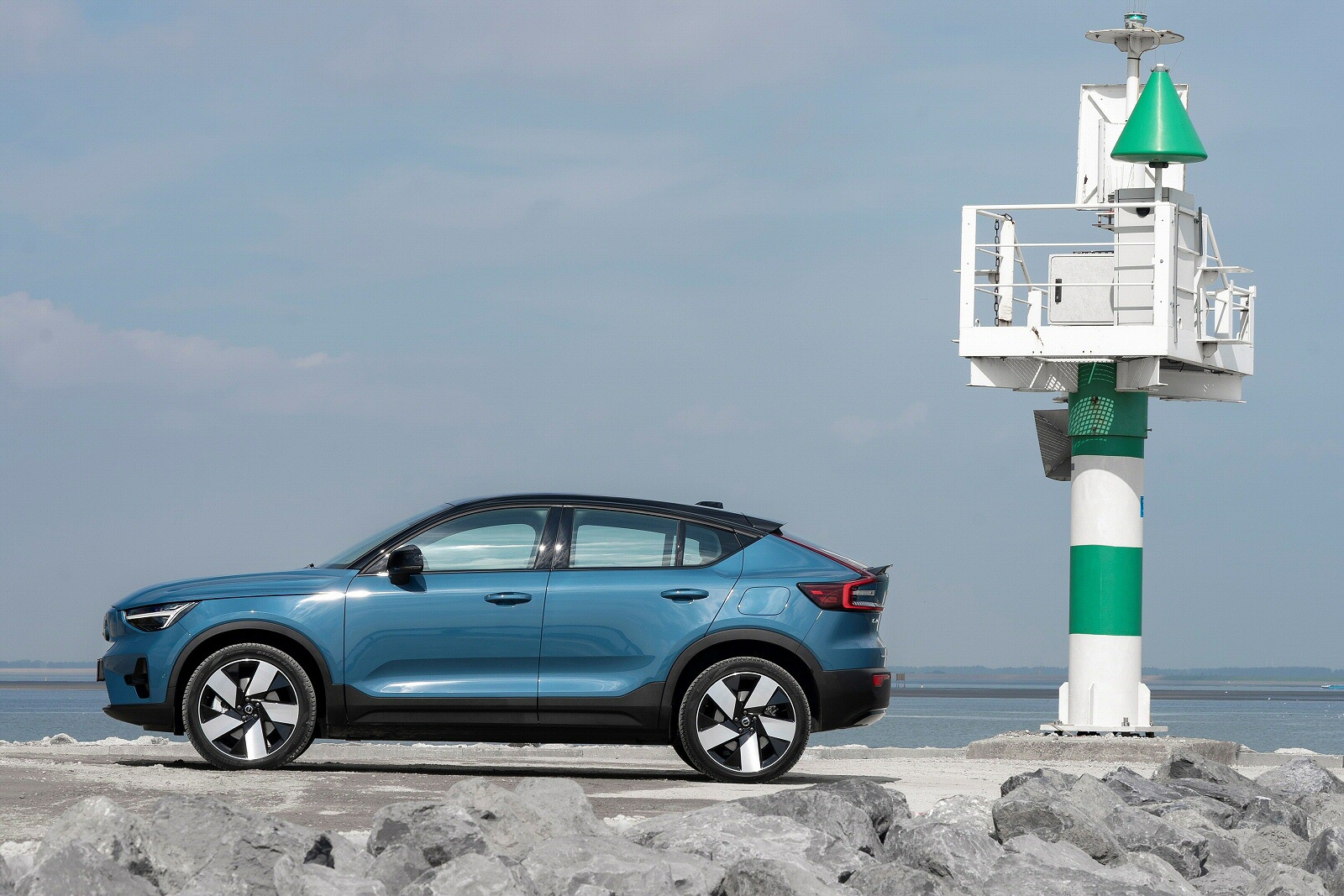 VOLVO C40 ESTATE 175kW Recharge Core 69kWh 5dr Auto