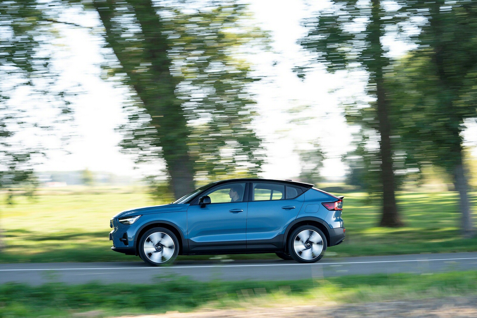 VOLVO C40 ESTATE 175kW Recharge Core 69kWh 5dr Auto