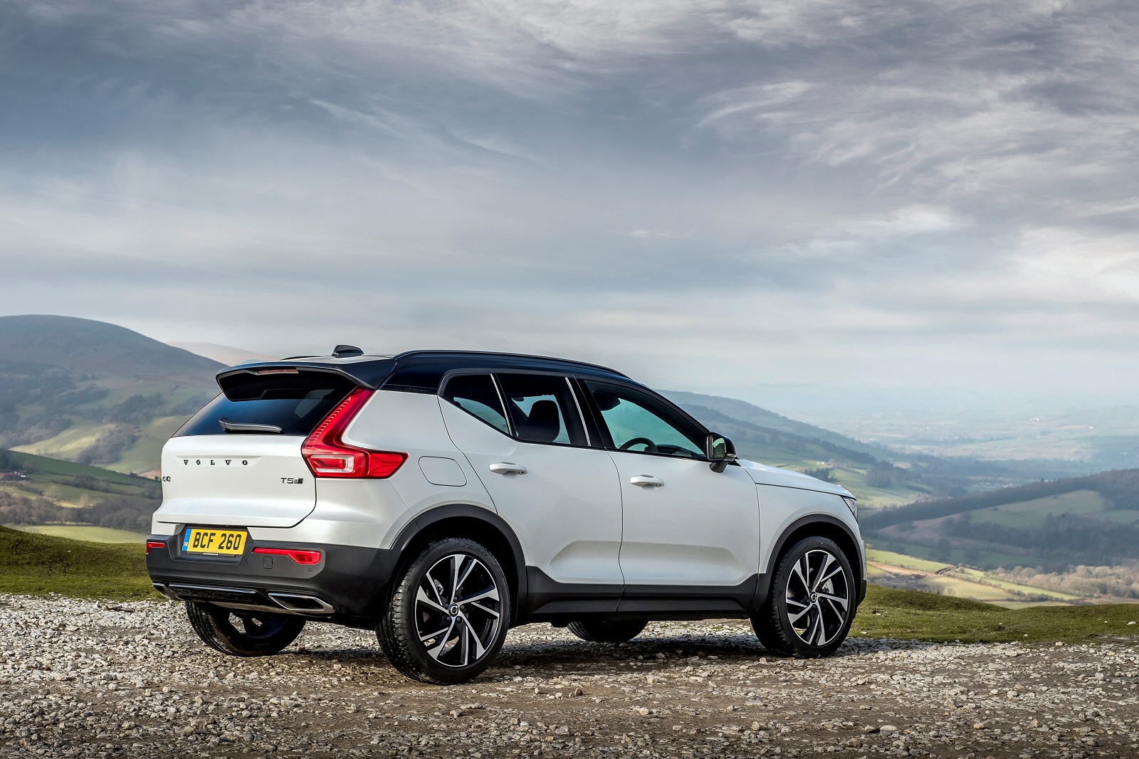 VOLVO XC40 ELECTRIC ESTATE P8 Recharge 300kW 78kWh First