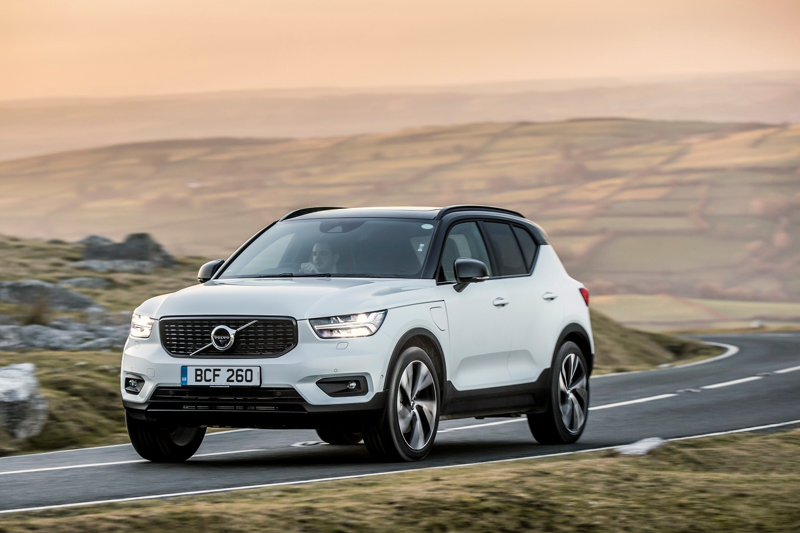 VOLVO XC40 ESTATE 1.5 T3 [163] R DESIGN Pro 5dr Geartronic Lease Deals