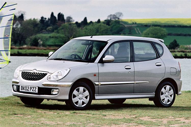 New Daihatsu Sirion (1998 - 2005) review