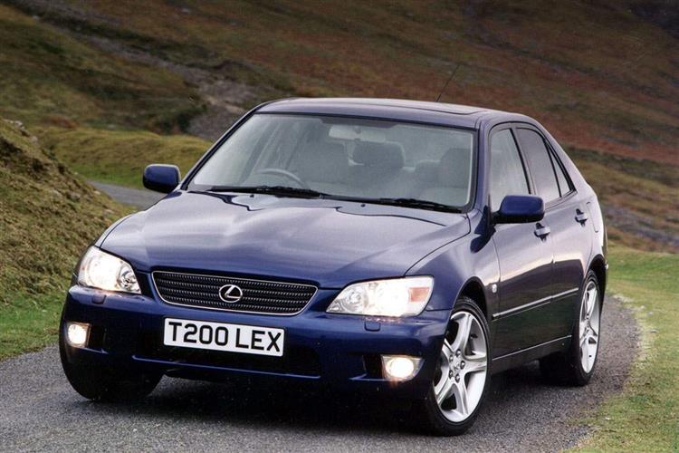 Car Review 207404 lexusis200(19992005)