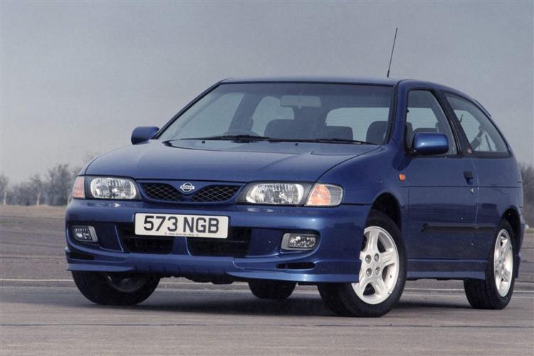 New Nissan Almera (1995 - 2000) review