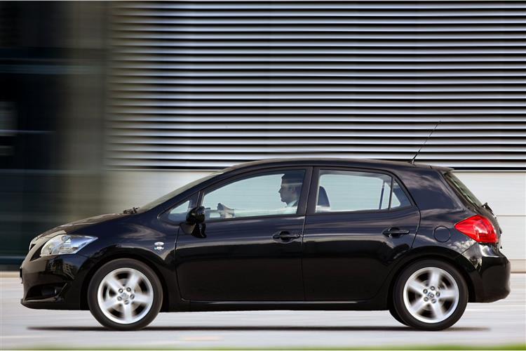 New Toyota Auris (2007 - 2010) review