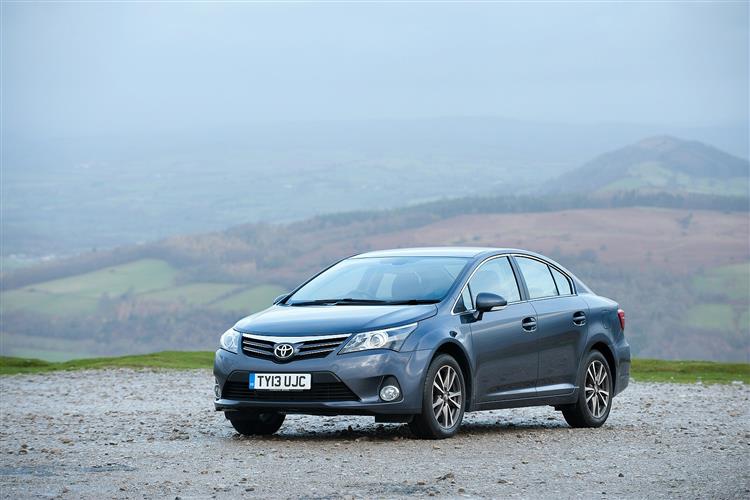 New Toyota Avensis (2011 - 2015) review