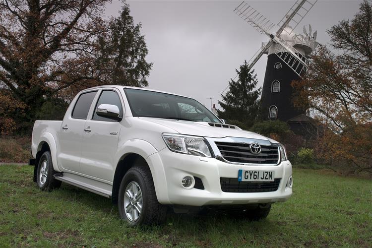 New Toyota Hilux (2012 - 2016) review