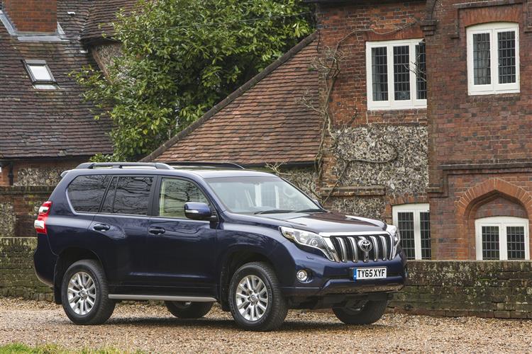 New Toyota Land Cruiser V8 'J200' (2012 - 2015) review