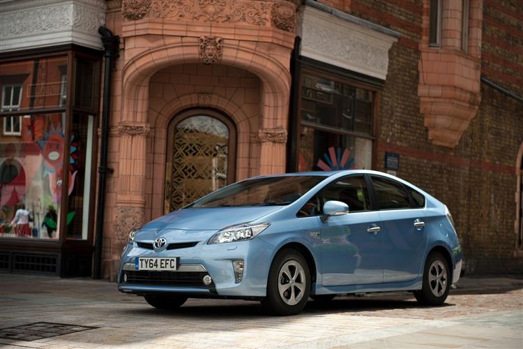 New Toyota Prius Plug-In [XW30[ (2012-2015) review
