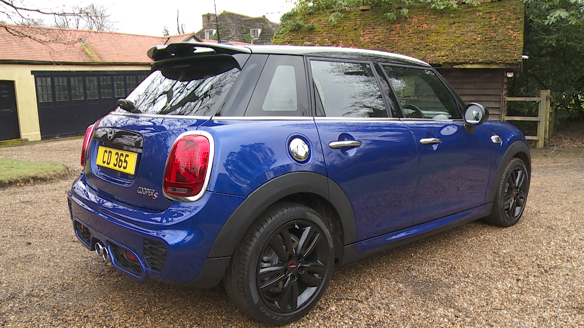 Is The Mini Cooper Countryman Barn Door Better Than The Hatchback? - rawast5