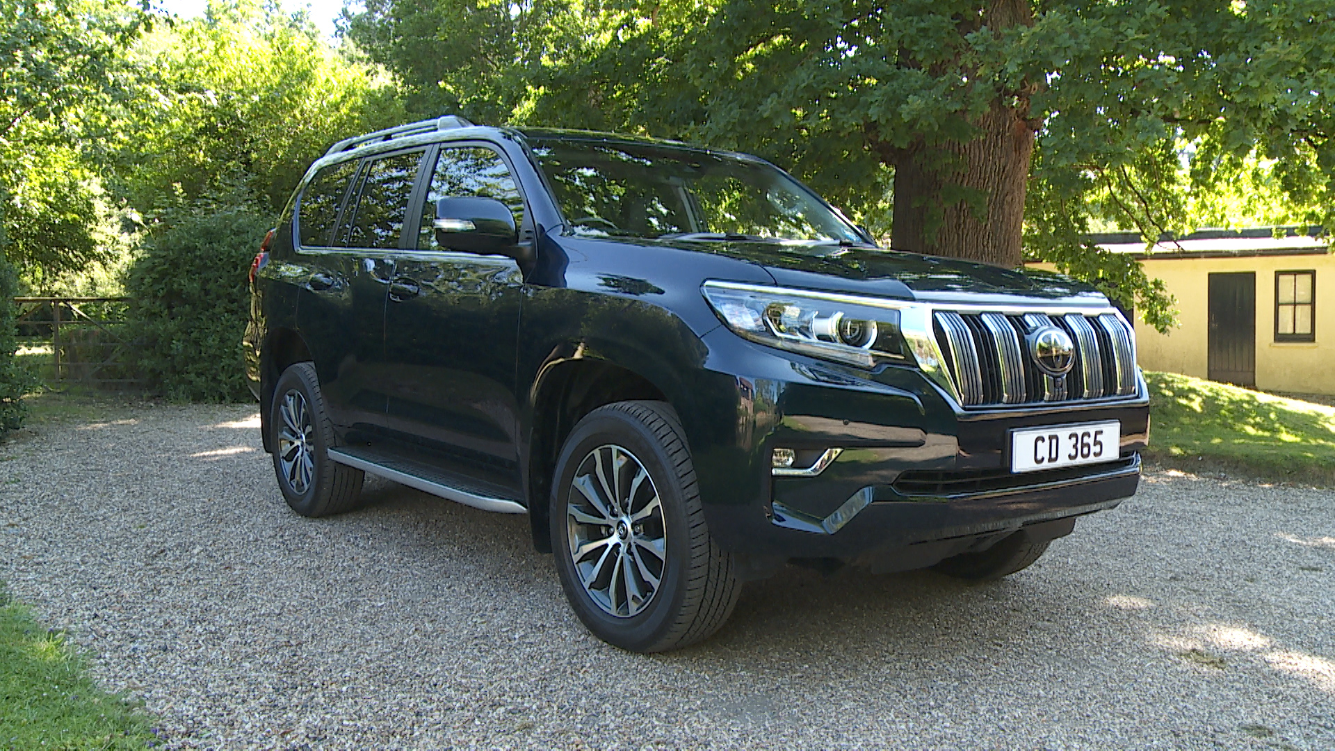 TOYOTA LAND CRUISER LWB DIESEL 2.8D 204 Active Commercial Auto