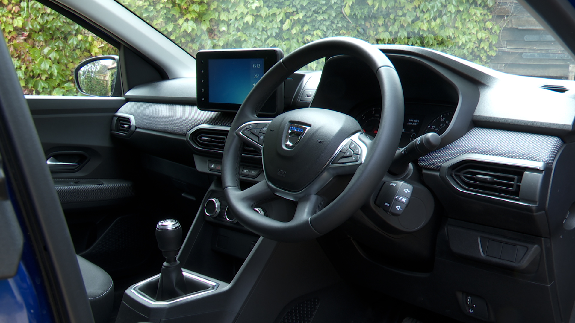 Rent Dacia Jogger 6+1 seats - class Minivan