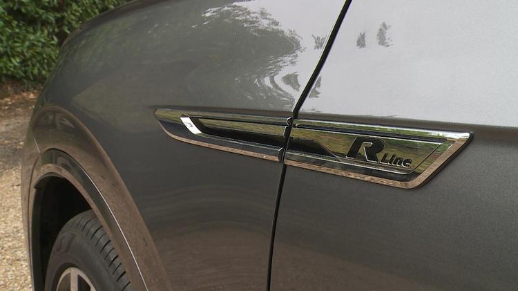 VW Touareg III (CR) R-Line radiator grille emblem black chrome