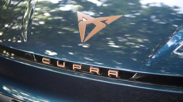 Cupra Formentor e-Hybrid: a plug-in family car with a dynamic