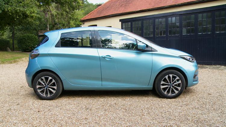 Renault zoe hatchback 100kw i gt line outlet r135 50kwh rapid charge 5dr auto